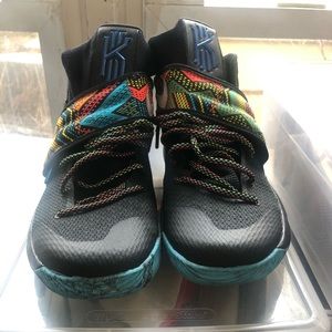 Kyrie 2 BHM (BLACK HISTORY MONTH)